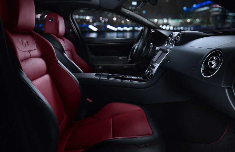  Jaguar XJR 2015 года  (фото 13 из 16)